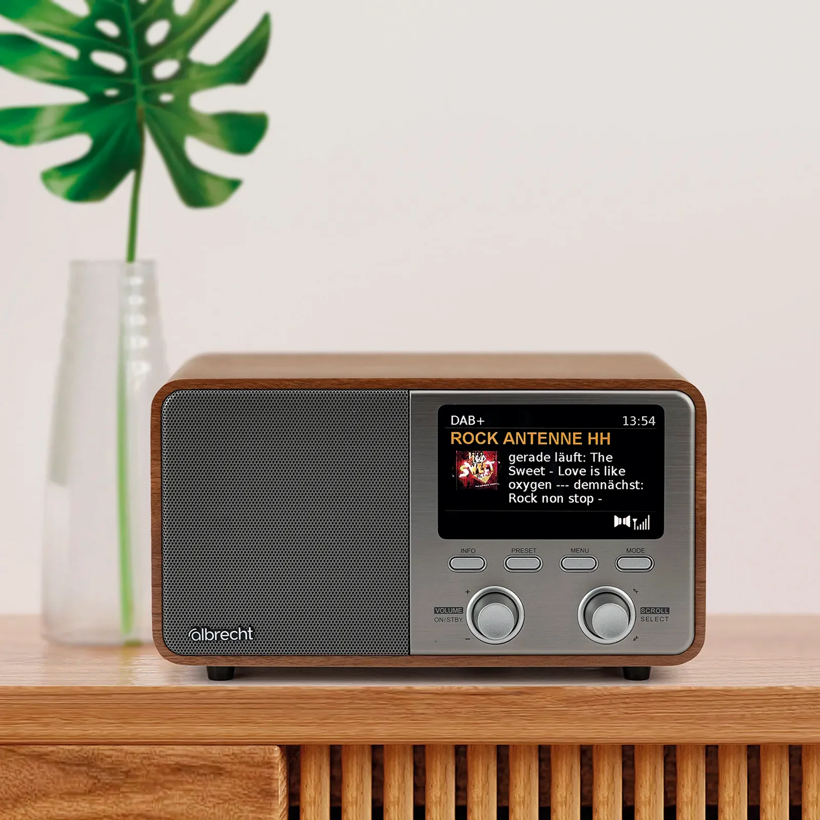 Digital-Radio DR 760 von Albrecht im Retro-Design, 4,3“ Farbdisplay, DAB+/UKW, BT-Musikstreaming, 5-Watt-RMS-Lautsprecher mit Bassreflex - Image 5