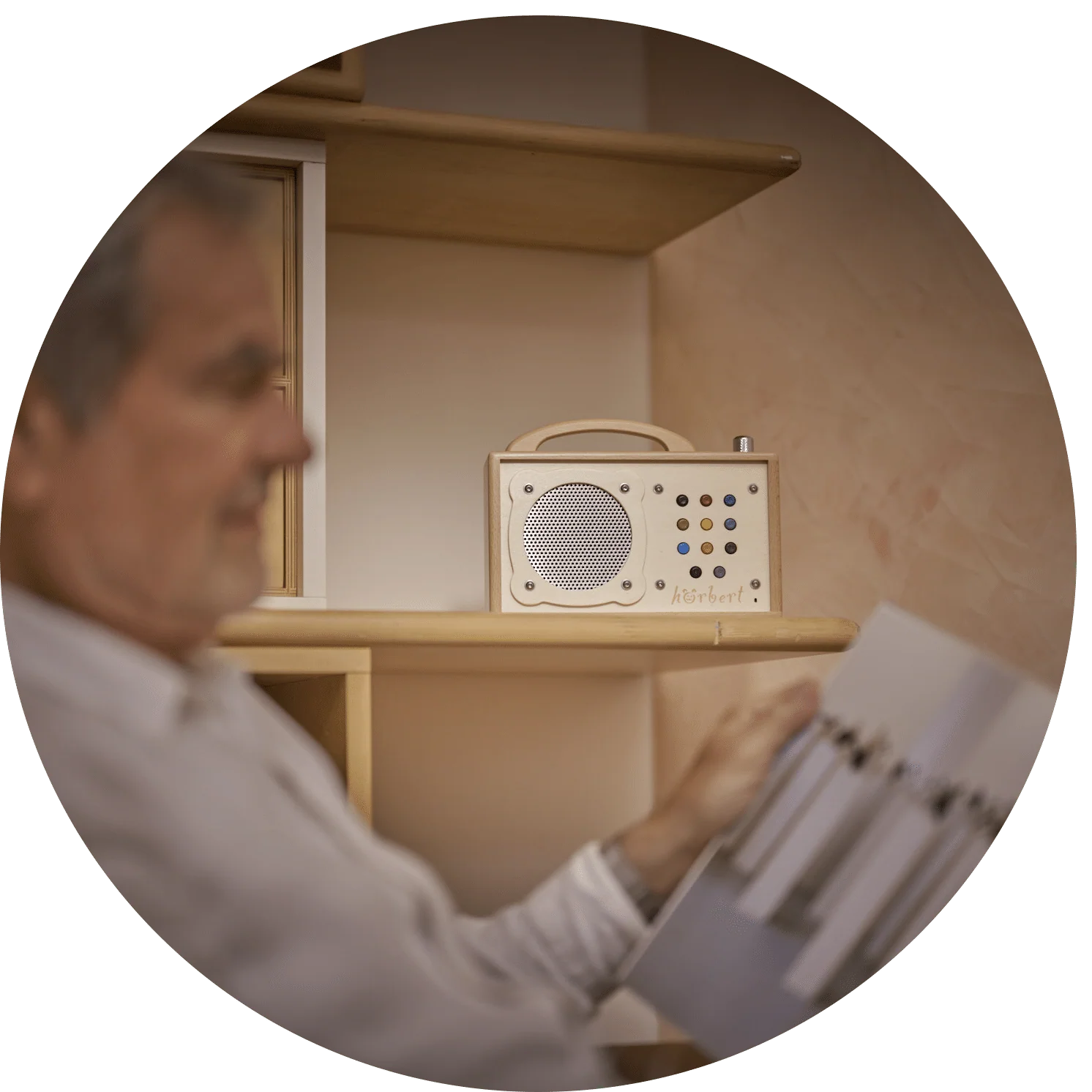 Hörbert Senior, 11 Tasten, Abspielgerät mit vorbespielter Speicherkarte, WebRadio, mit Akku - Image 9