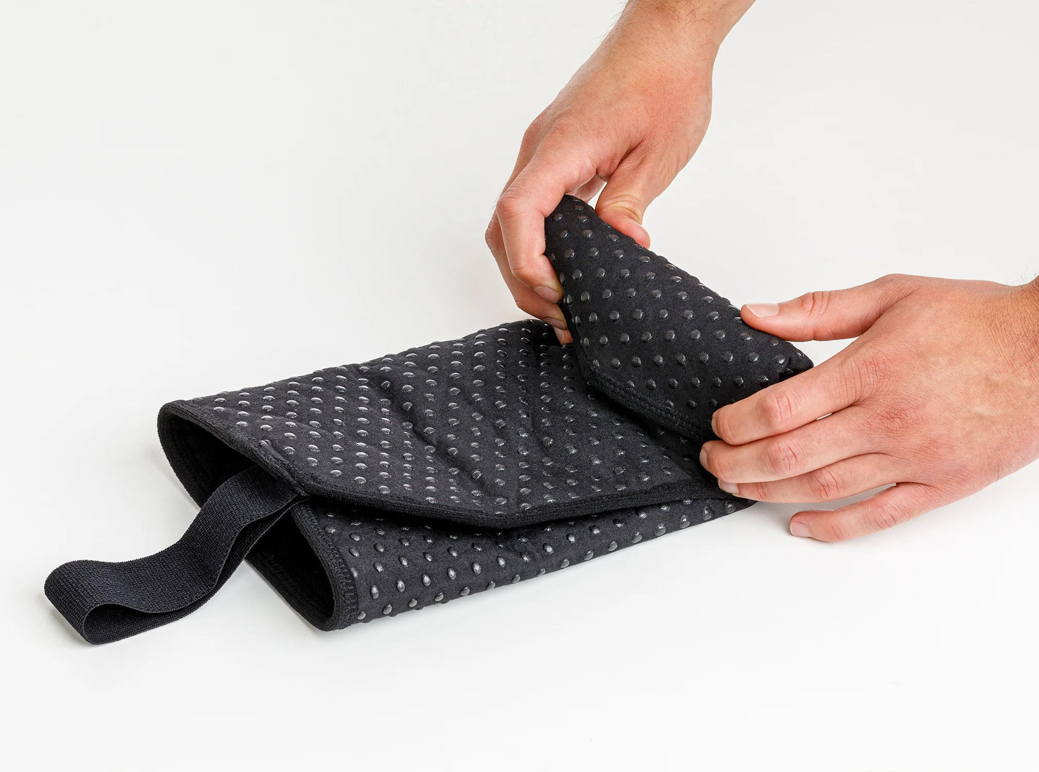 Sitzauflage „to go“, zum Aufrollen, mit Schlaufe, Polyester, wasserundurchlässsig, 40x50cm, schwarz - Image 3