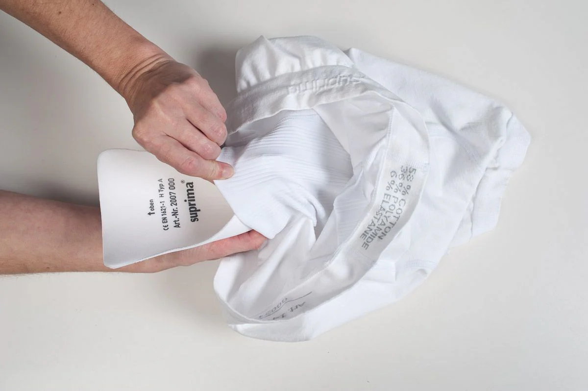 Suprima Hüftschutz Starter-Set – Slip mit Hüftprotektoren (1 Paar), weiß - Image 6